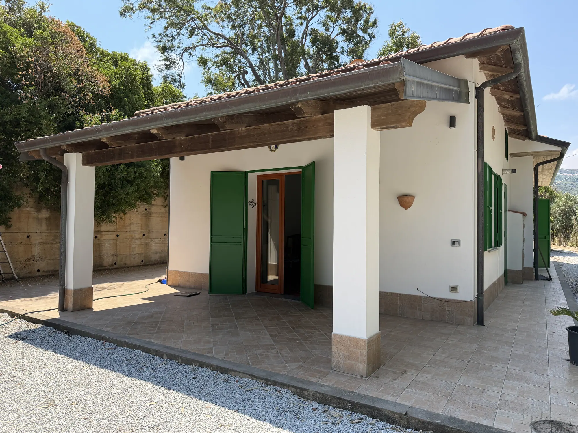 Villa Sole, esterno con portico